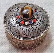 Very old fully charged Wicca charging box trinket pk13